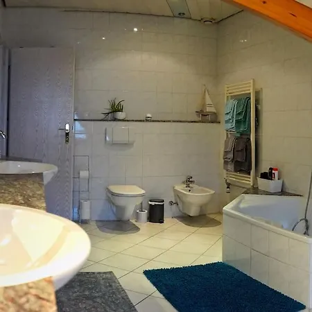 Grosse, Helle Fuer Bis Zu 6 Personen Apartment